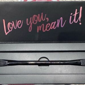 NARS Professional Makeup Brush